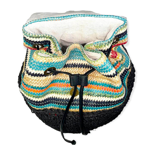 Mochila Boho de Rafia Artesanal con Estampado de Rayas